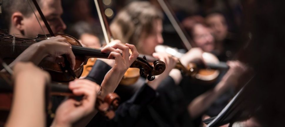 Hvorfor skal du sørge for sølvbryllupsmusik til sølvbrylluppet?